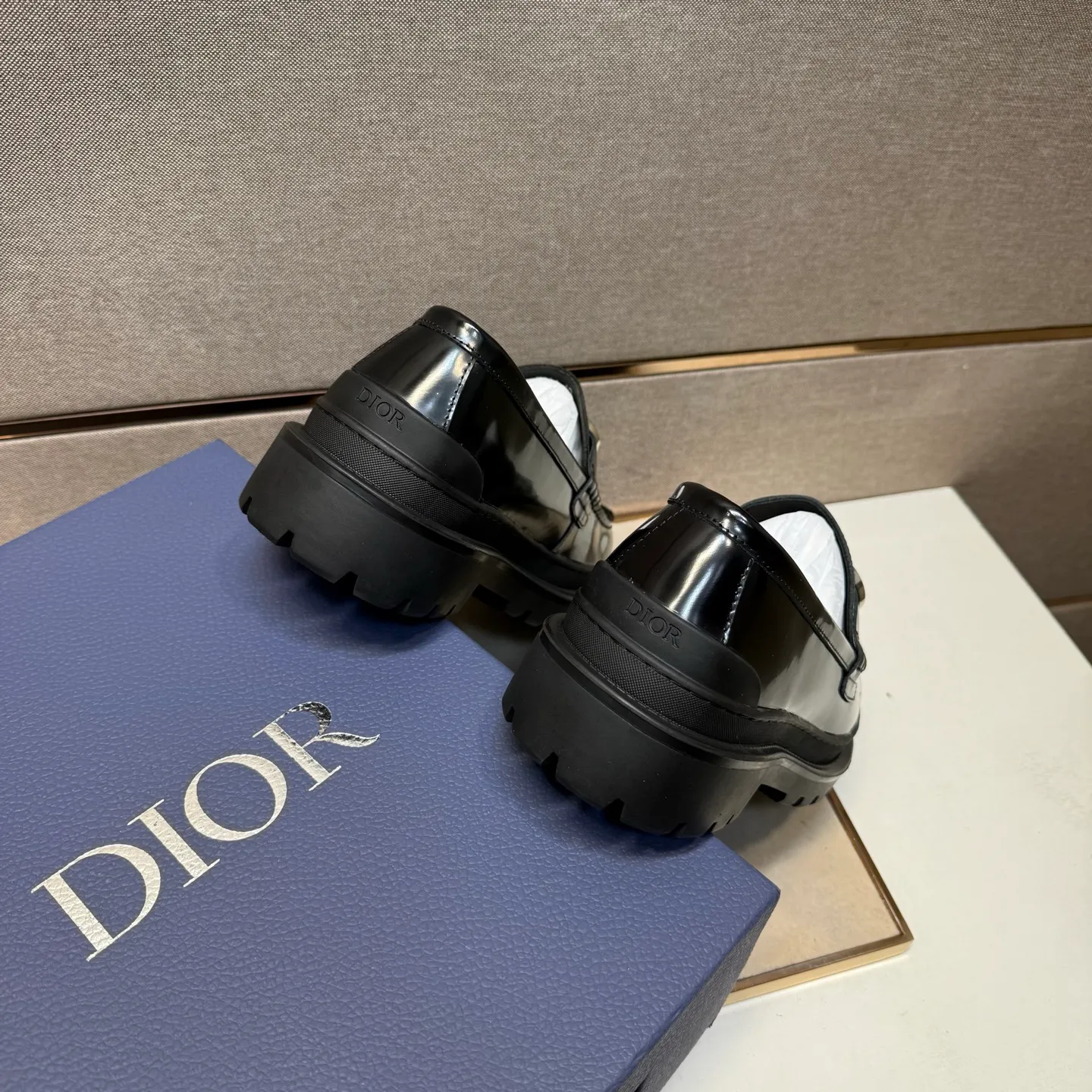 ⬛️Men's shoes 💰p442 [Dior~] Men's casual shoes 2025z cabinet sales simultaneously 🔶Size: 39-44 #️⃣ 🔷2 colors🔜The upper is made of multi-material splicing➕Genuine leather lining, comfortable and breathable, sole: original comfortable and wear-resistant outsole, ⚠️Real shot📱Photographed🎬The real thing is better📢📢📢